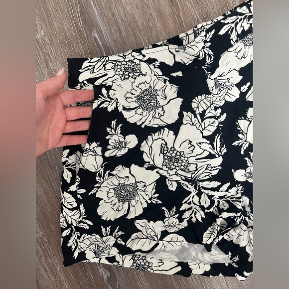 Old Navy Shorts - Picture 2 of 4